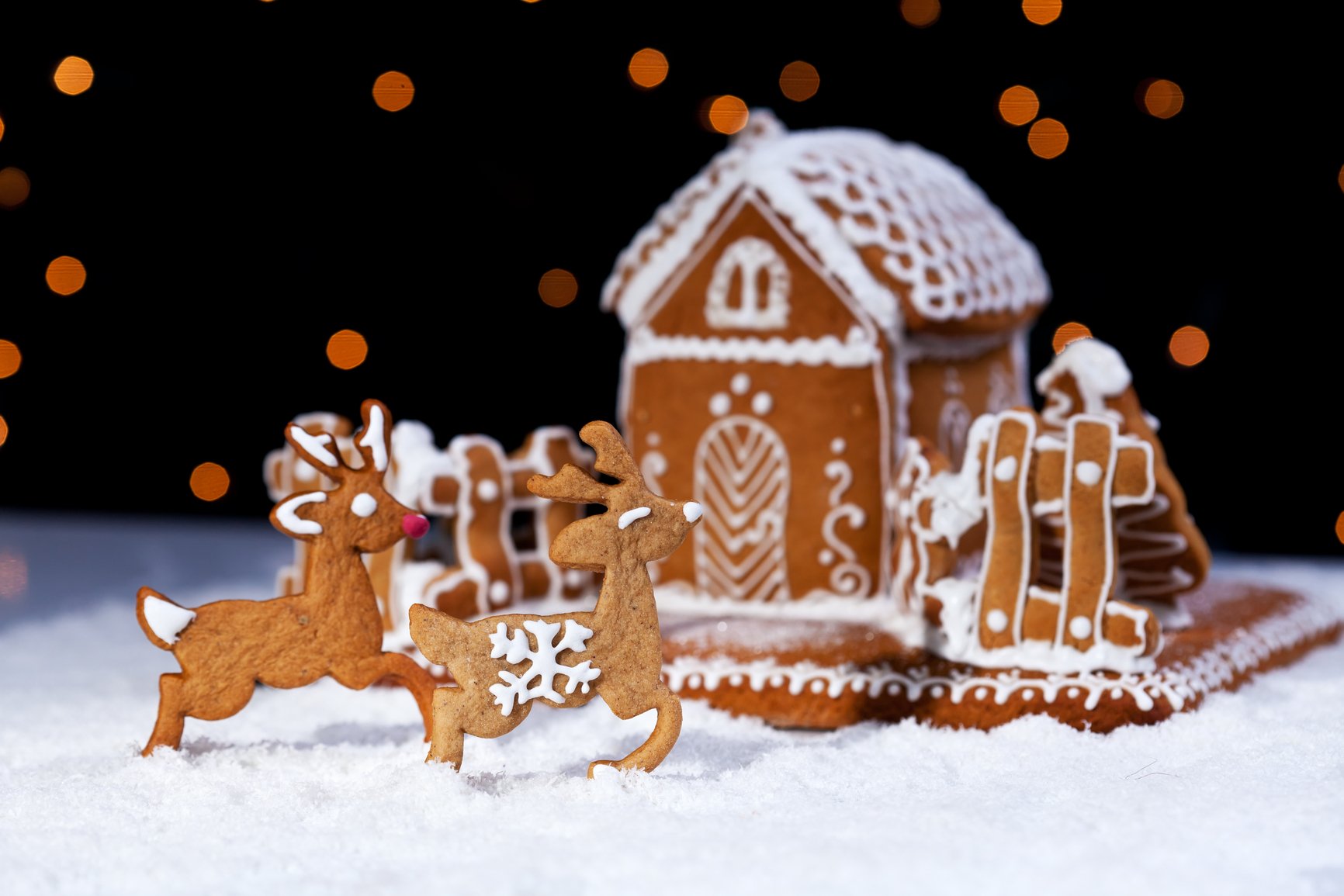 gingerbread-house-day-december-12-2023-spirit-of-the-holidays